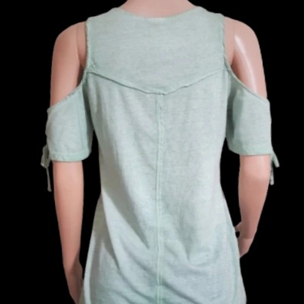 Women's Top - Picture 2 of 4